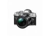OLYMPUS OM-D E-M10 IV SILVER +14-150 mm f/4-5,6 II ED