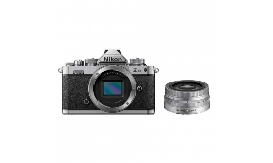 NIKON Zfc + Z DX 16-50 mm f/3,5-6,3 VR Silver