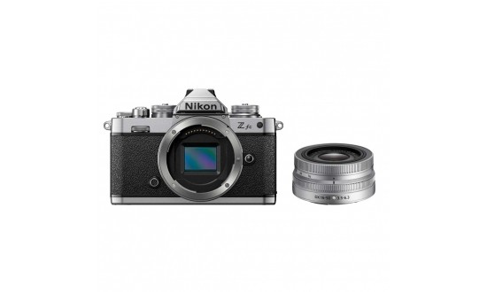 NIKON Z fc + Z DX 16-50 mm f/3,5-6,3 VR Silver